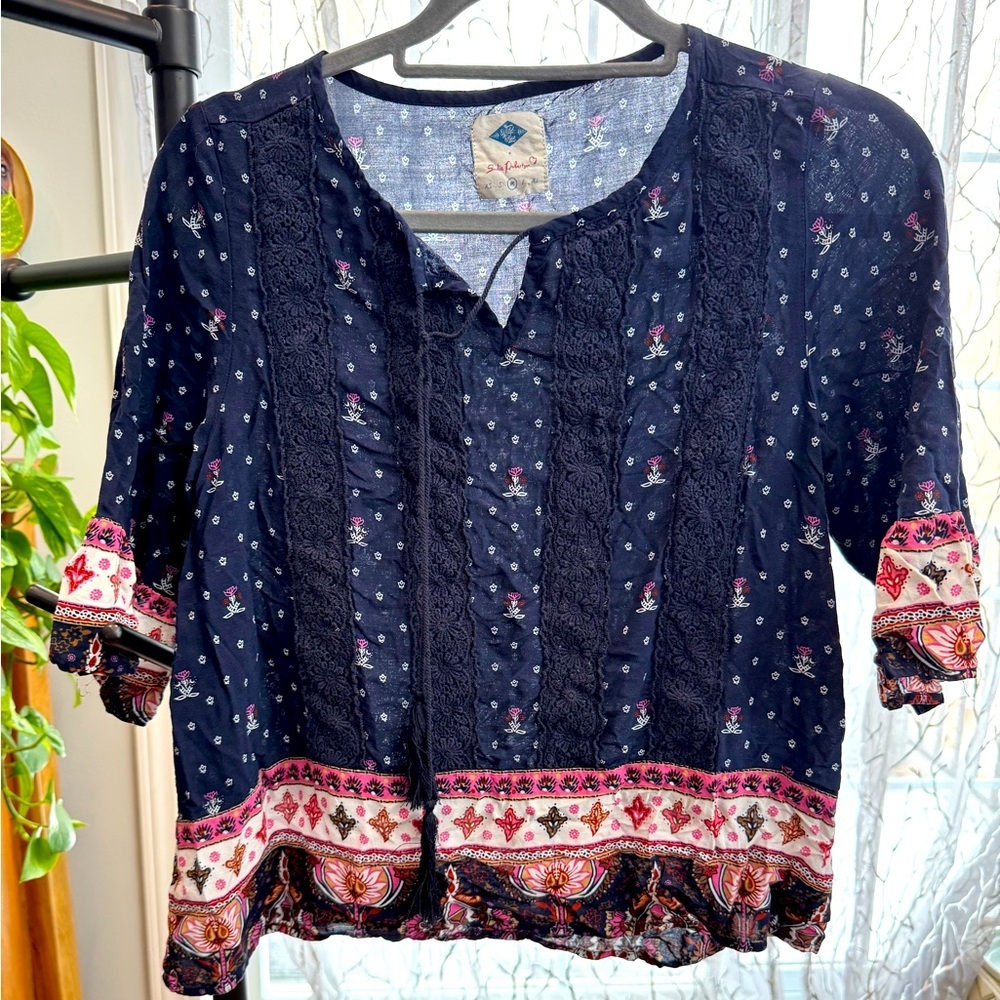 Boho blue‎ floral 3/4 top size Medium